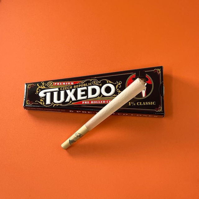 1 1/4 Cone Classic Tuxedo 1 1/4 Cone Classic Tuxedo