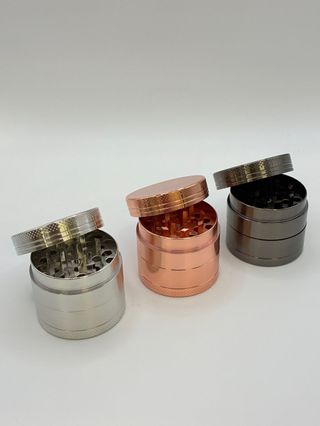 4-piece Black Metal Grinder Blossom Flower