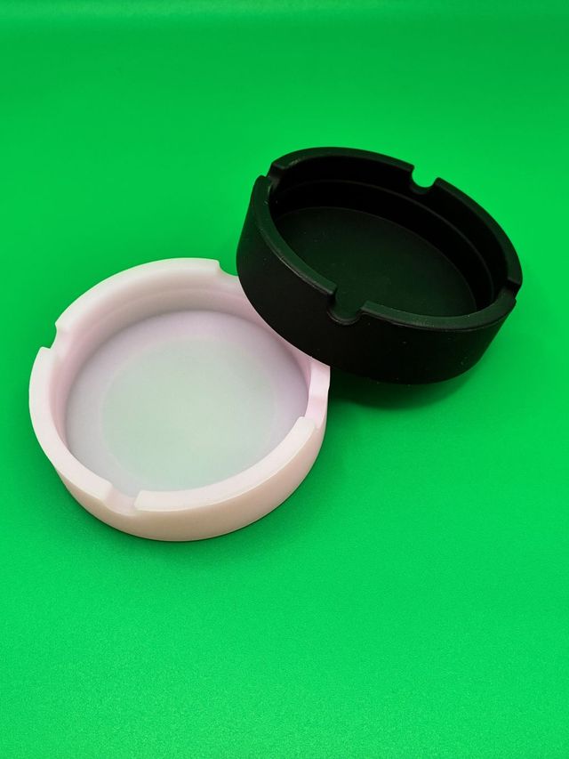 Black Silicone Ashtray Blossom Flower