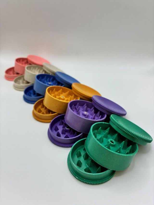 Medium Plastic Grinder Blossom Flower
