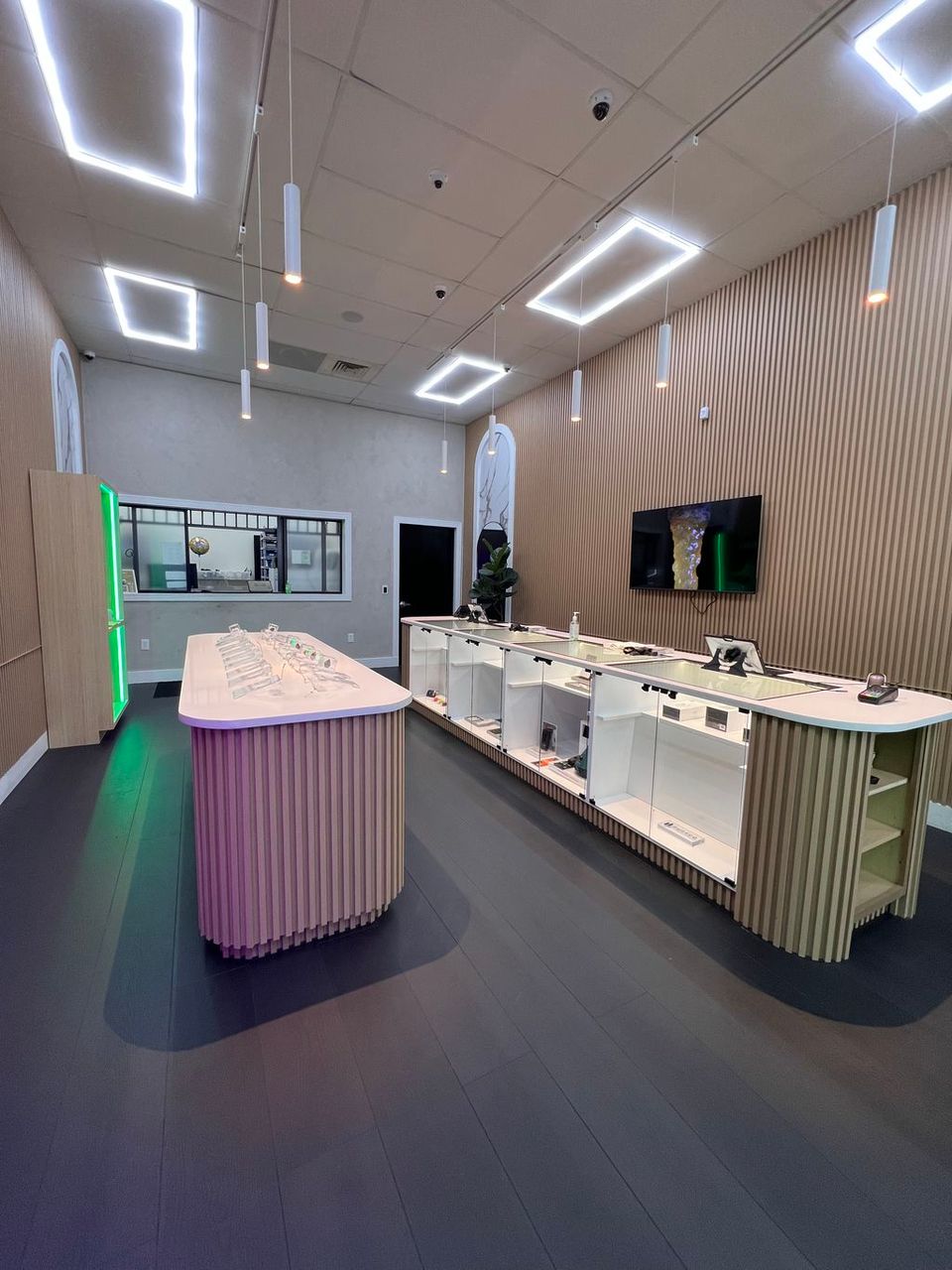 Storefront 4