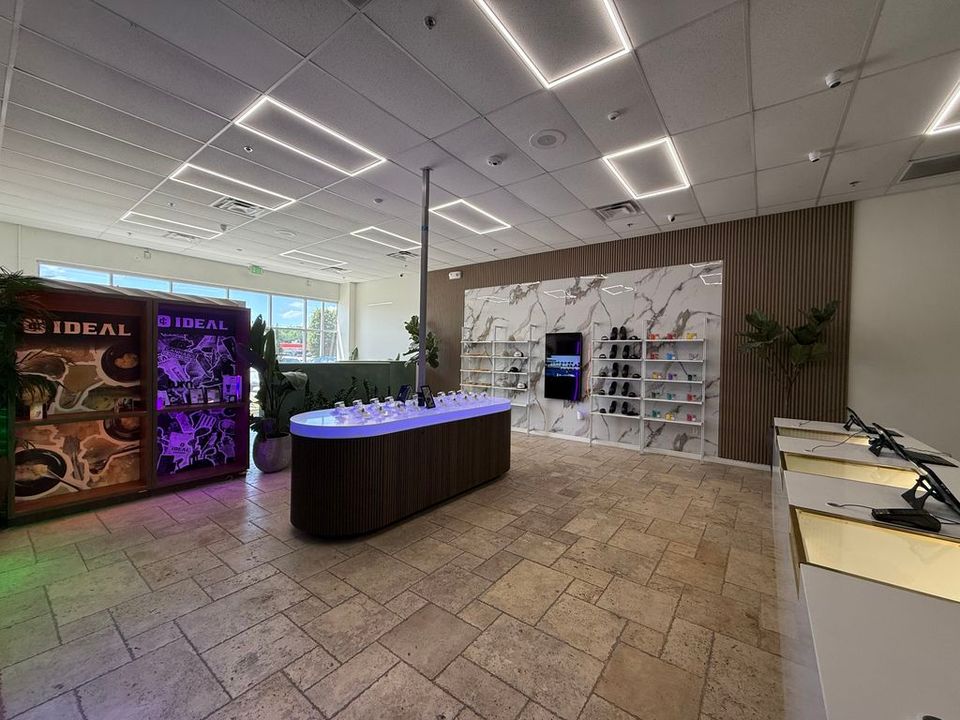 Storefront 4